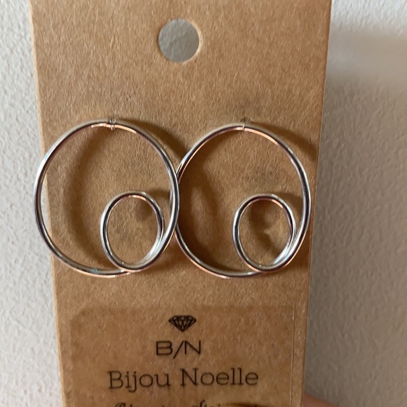 New Silver Geometric Circle Loop Stud 1.5 Inch - Picture 2 of 3